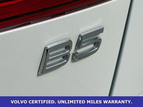 Certified 2023 Volvo XC60 B5 Plus w/ Climate Package image 10
