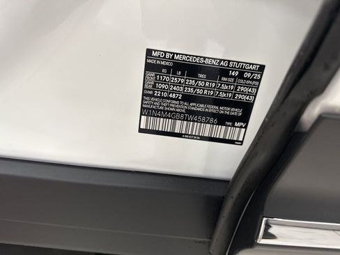 Used 2026 Mercedes-Benz GLB 250 image 35