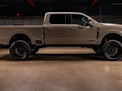 Used 2026 Ford F250 King Ranch w/ Chrome Package image 11