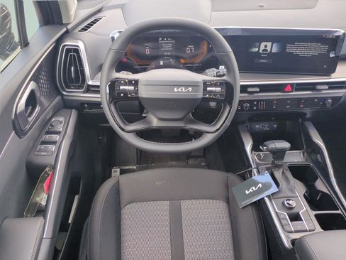 New 2026 Kia Sorento LX FWD image 10