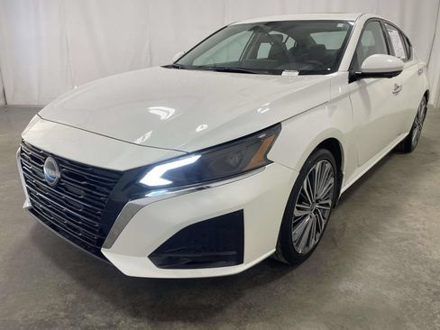 Used 2025 Nissan Altima 2.5 SL FWD image 6