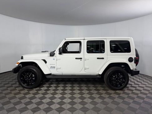 Used 2023 Jeep Wrangler Unlimited Sahara w/ Cold Weather Group AWD/4WD image 11