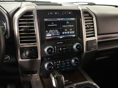 Used 2015 Ford F150 Platinum w/ Equipment Group 701A Luxury AWD/4WD image 5