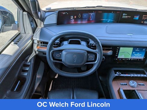 Certified 2025 Lincoln Navigator L Black Label AWD/4WD image 19
