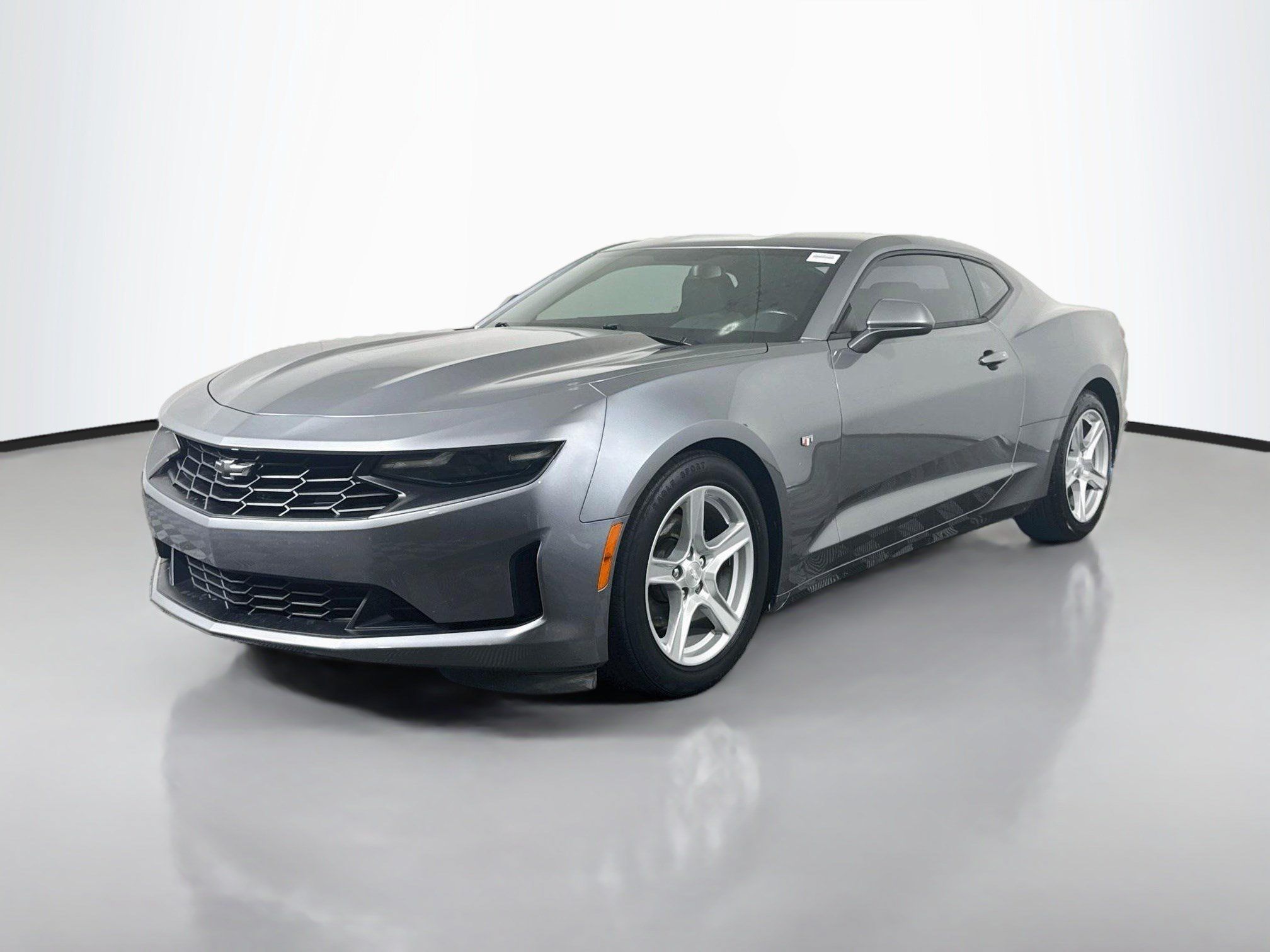 Used 2020 Chevrolet Camaro LT RWD image 4