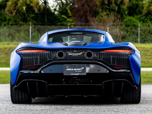 Used 2023 McLaren Artura PERFORMANCE image 44