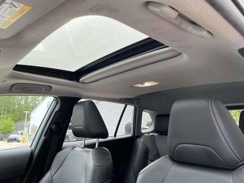 Used 2023 Toyota Corolla Cross XLE w/ Convenience Package FWD image 26