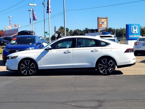 Used 2024 Honda Accord Touring image 7