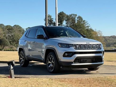 Used 2025 Jeep Compass Limited image 1