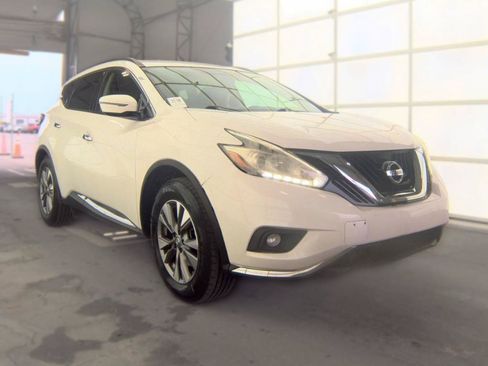 Used 2018 Nissan Murano SV AWD/4WD image 3