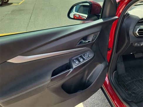 Certified 2023 Chevrolet Bolt EUV LT w/ Driver Confidence Package image 17