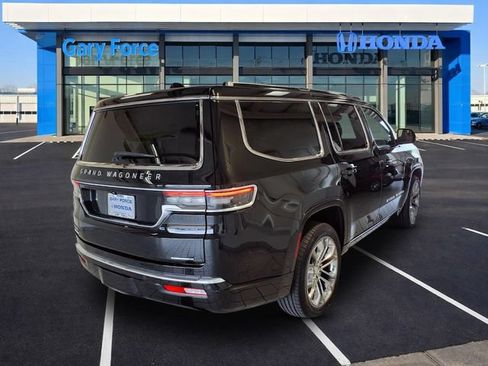 Used 2022 Jeep Grand Wagoneer Series II AWD/4WD image 2