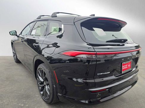 New 2025 Toyota Crown Signia image 5