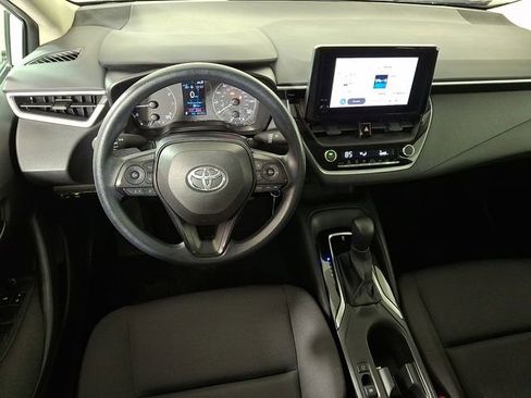 Used 2024 Toyota Corolla LE image 2