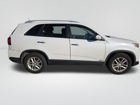 Used 2014 Kia Sorento LX image 7