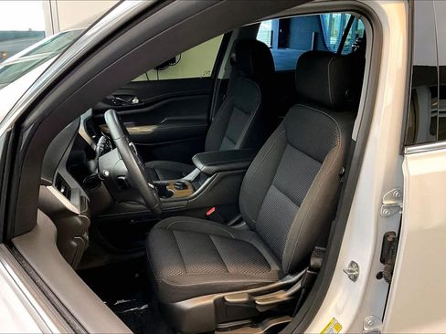 Used 2022 GMC Acadia SLE image 14