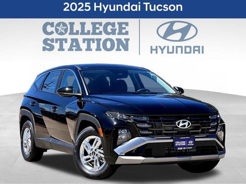 Used 2025 Hyundai Tucson SE FWD image 3