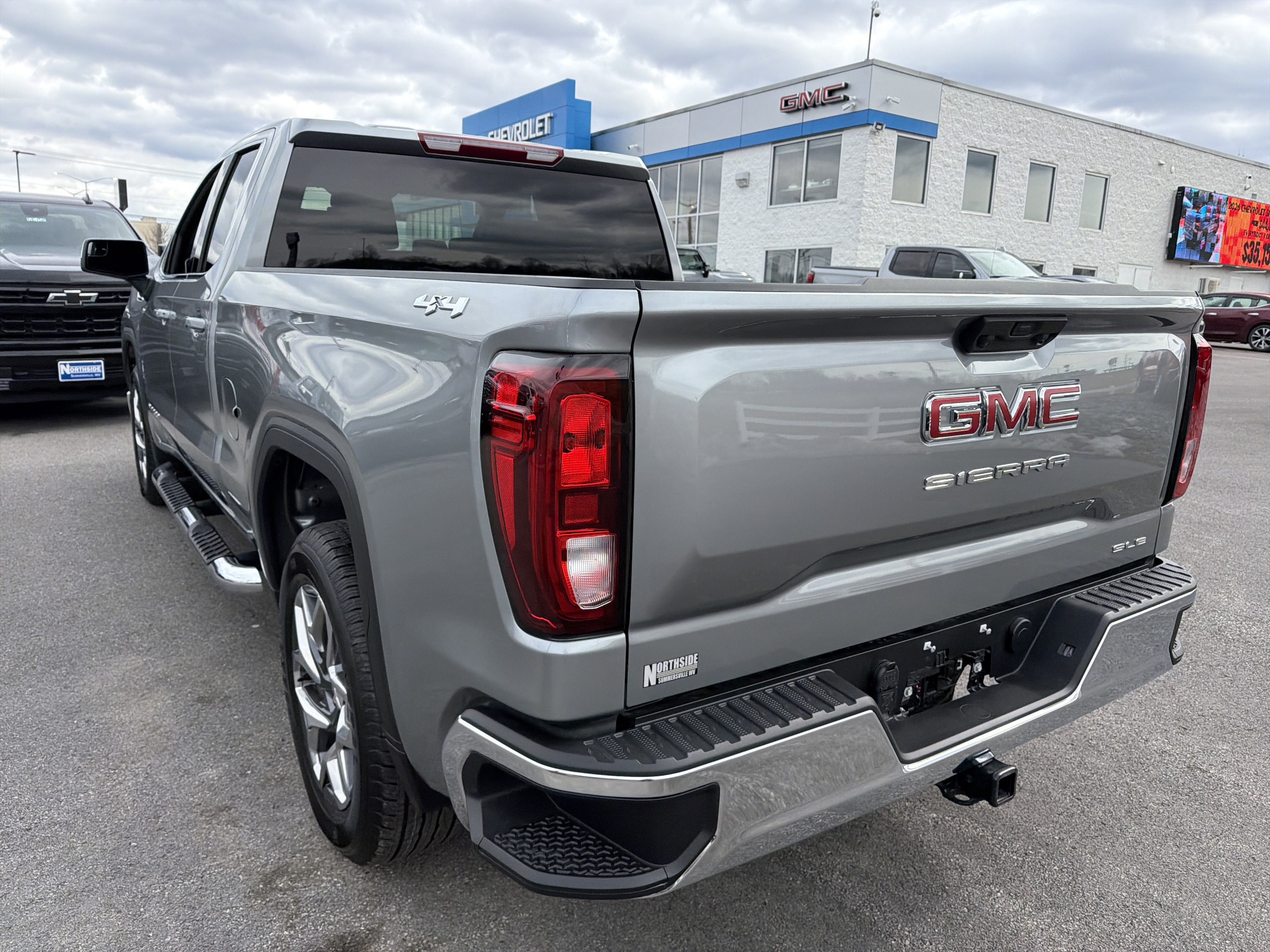 New 2026 GMC Sierra 1500 SLE AWD/4WD image 8