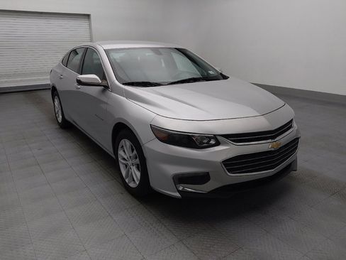 Used 2018 Chevrolet Malibu LT w/ Leather Package FWD image 13