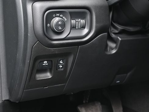 Used 2023 RAM 1500 Laramie AWD/4WD image 23