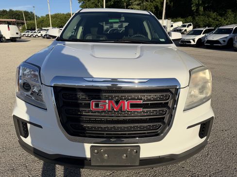 Used 2017 GMC Terrain SLE FWD image 2