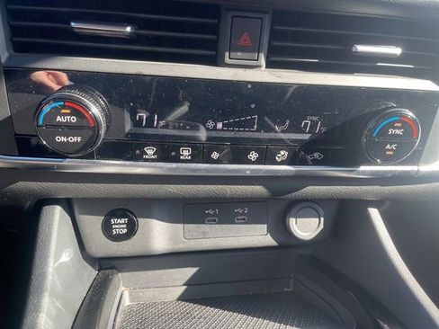 Used 2025 Nissan Rogue SV image 14