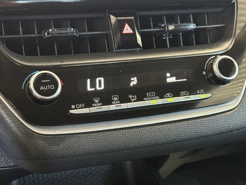 Certified 2022 Toyota Corolla LE FWD image 21