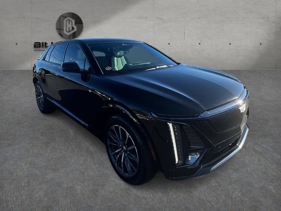 Used 2025 Cadillac Lyriq Sport AWD/4WD image 4