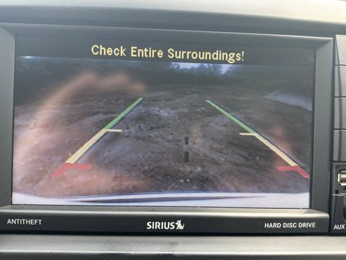 Used 2016 Chrysler Town & Country Touring FWD image 14
