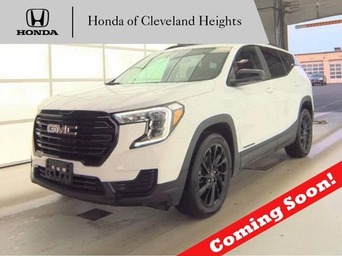Used 2023 GMC Terrain SLE w/ Driver Convenience Package image 1