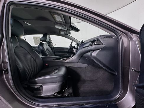 Used 2022 Toyota Camry SE FWD image 29