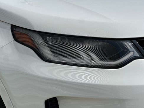 Used 2025 Land Rover Discovery Sport S image 12