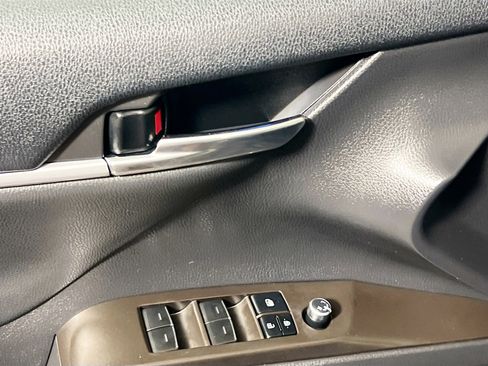 Used 2023 Toyota Camry XSE FWD image 16