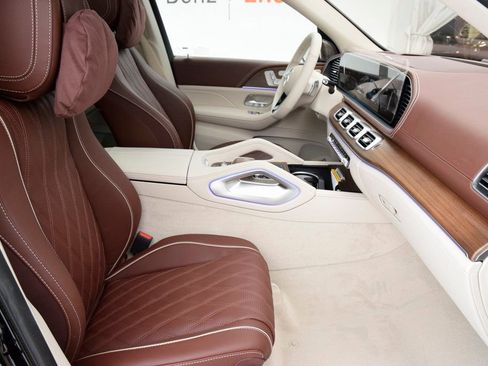 New 2026 Mercedes-Benz Maybach GLS 600 4MATIC image 13