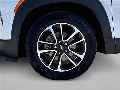 Certified 2025 Chevrolet TrailBlazer LT FWD image 10