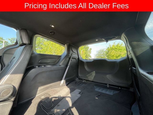 Used 2025 Chrysler Pacifica Select FWD image 16