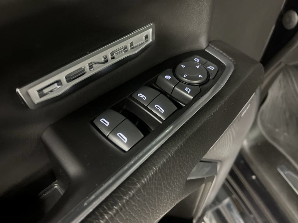 Certified 2022 GMC Sierra 1500 Denali w/ Technology Package AWD/4WD image 16