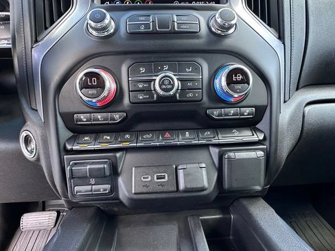 Certified 2020 GMC Sierra 1500 SLT w/ SLT Premium Plus Package AWD/4WD image 36