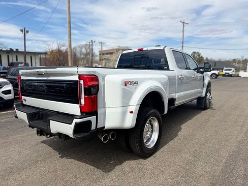 Certified 2025 Ford F450 Platinum w/ FX4 Off-Road Package AWD/4WD image 8