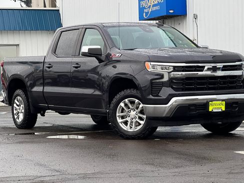 Used 2022 Chevrolet Silverado 1500 LT w/ Z71 Off-Road Package image 2