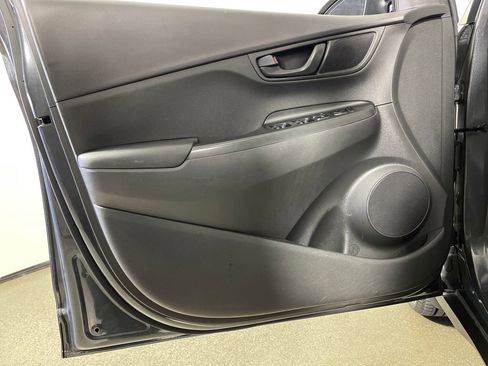 Used 2022 Hyundai Kona SEL image 19