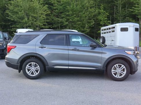 Used 2022 Ford Explorer XLT AWD/4WD image 6