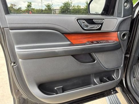 Used 2021 Lincoln Navigator Reserve RWD image 12