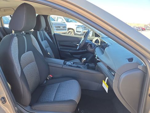 New 2026 Nissan Sentra SV w/ SV Convenience Package FWD image 15
