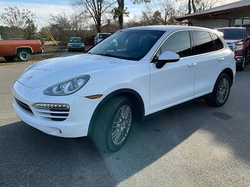 Used 2013 Porsche Cayenne AWD/4WD image 8