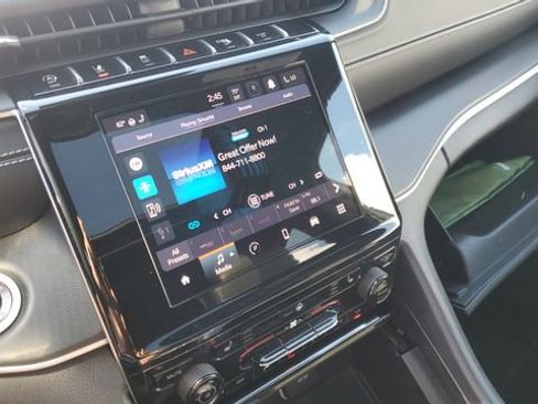 Certified 2024 Jeep Grand Cherokee Altitude image 16