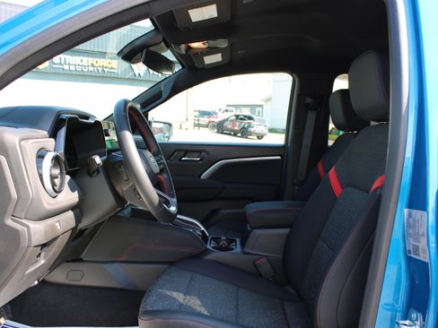 Used 2023 Chevrolet Colorado Z71 w/ Advanced Trailering Package image 13