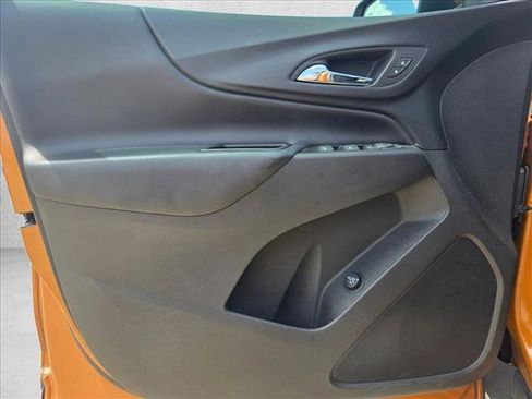 Used 2018 Chevrolet Equinox LT AWD/4WD image 11