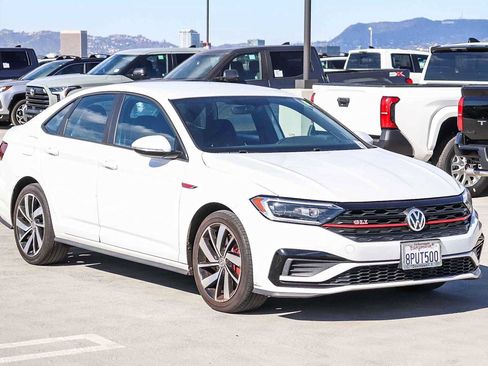 Used 2019 Volkswagen Jetta GLI image 3
