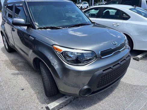 Used 2016 Kia Soul image 2